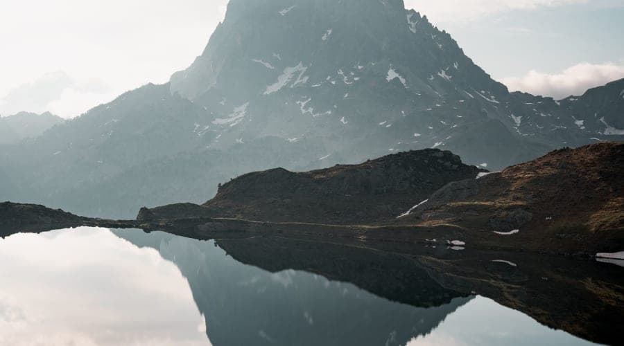 Lac d'Ayous avec le Pic du Midi d'Ossau en arrière-plan